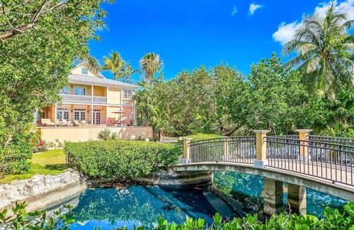 Islamorada House | Experience paradise at 75731 Overseas Highway, a stunning 4-bedroom retreat in Islamorada.