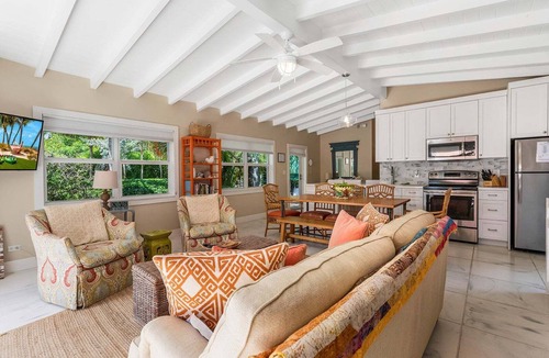 Islamorada Cottage | Experience paradise at Green Cottage, a charming 2-bedroom oceanfront retreat in Islamorada!