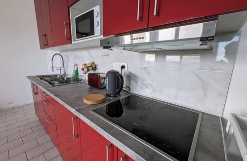 Choisy-le-Roi Apartment | Experience Parisian Living with Breathtaking Seine Views! 🌟4-8 People Family