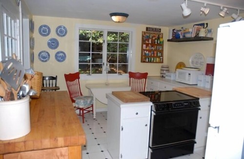 Morris Cottage | Experience Perch Rocks! A Unique Private Waterfront Cottage on Bantam Lake