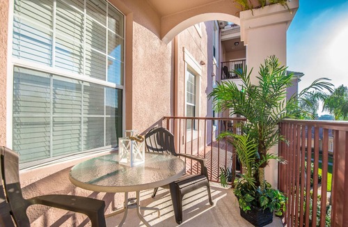 Florida Central Atlantic Coast Condo | Experience Pure Relaxation and Luxury in this Vista Cay Condo