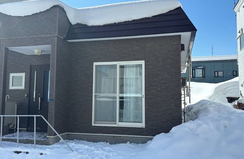 Otaru House | Experience relaxation in a 666m2 onestory house /Otaru Hokkaidō