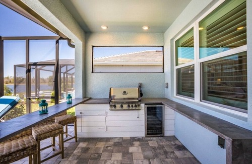 Naples House | EXPERIENCE RESORT-STYLE LIVING IN THE HEART OF NAPLES RESERVE