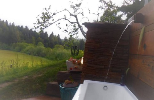 Eureka Apartment | Experience rural living amongst towing Redwoods just 10 minutes from town.