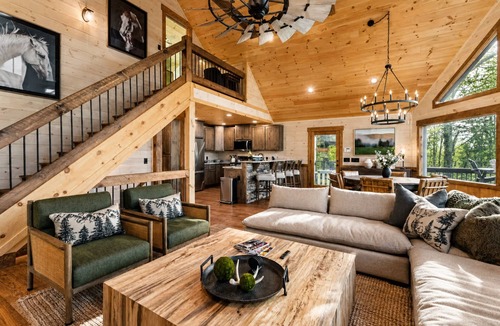 Natures Courtyard Cabin | Experience Rustic Elegance Hot-Tub Pool-Table Sunset Views Secluded