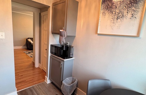 Downtown Des Moines Apartment | Experience Sherman Hill from the Olive 3, 1 bed apartment in downtown Des Moines