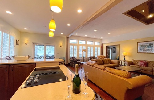 Sun Valley House | Experience Sun Valley │ Après-Ski Hot Tub on Golf Course │