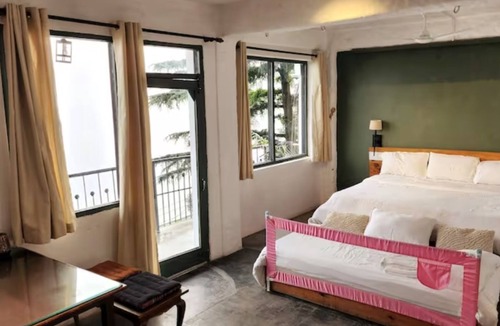 McLeod Ganj Bed & Breakfast | Experience the beauty of nature at Bímil/East. Relax in our cozy bed & breakfast