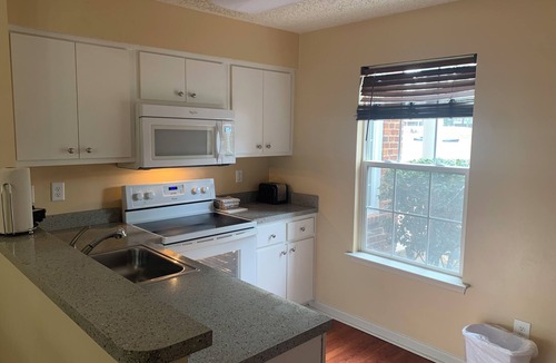 Berkeley House | Experience the charm of the Historic District - Charming 2BDR Townhome.