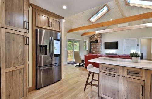 Pittsfield House | Experience the charm of Peak Hill Home, Entire home in Killington/Pittsfield, Vermont