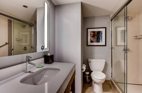 Mountain House Hotel | Experience the Peaks! Ski Resort, Jacuzzi Comfort & Easy Shuttle!
