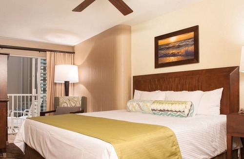 Waikiki Resort | Experience the Ultimate Family Fun at Wyndham Waikiki Beach Walk- 2 Bd. Dlx. LL