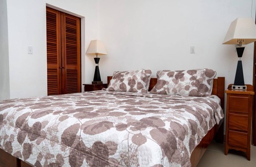 Caye Caulker Apartment | "Experience Tranquility at Hibiscus Studio"