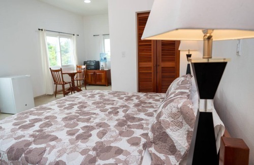 Caye Caulker Apartment | "Experience Tranquility at Hibiscus Studio"