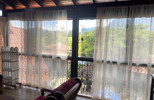 Penedo House | Experience tranquility and well-being in this charming rustic house in Recanto da Serra.