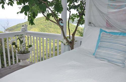 Estate Emmaus Cottage | Experience Tropical Solar Eco Retreat Adventure! Hike to Beach! Private,Romantic