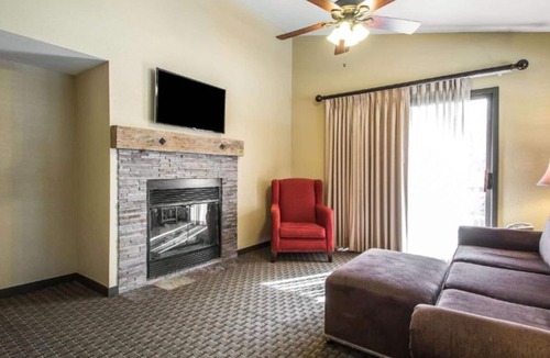 Wisconsin Dells Resort | Experience Year-Round Family Fun at Christmas Mountain Village – 2 Bedroom Villa