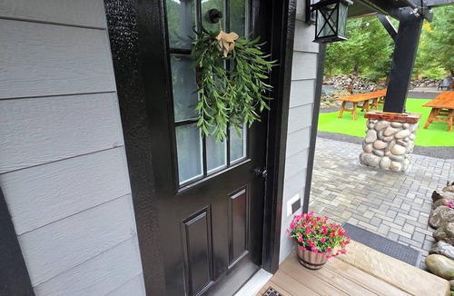 Randle Cabin | Explore by Day, Unwind by Night - Couples Cabin Near Trails, Creeks & Wildlife
