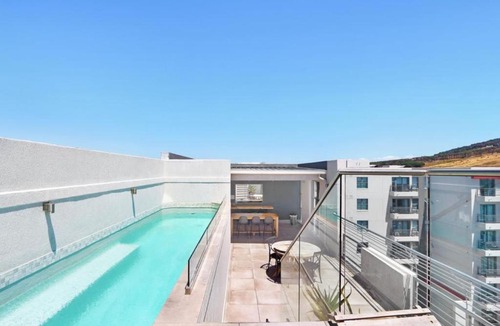 Observatory Apartment | Explore Cape Town From A Stylish Home