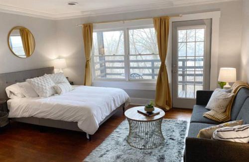 Mount Adams House | Explore Downtown and Mount Adams with River Views