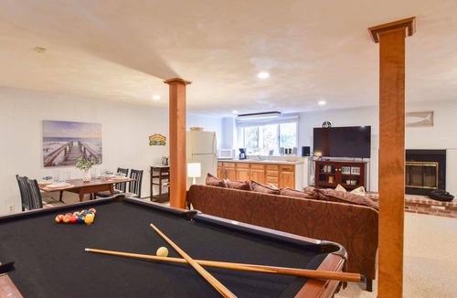 East Harwich House | Explore Downtown and Pleasant Bay!