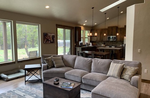 Three Rivers House | Explore Natures Beauty and Stay at Home in the Heart of Oregon's Wonderland