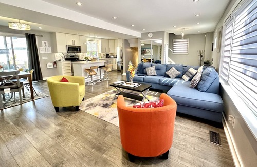 Port Weller West House | Explore Niagara-on-the Lake Retreats with US!