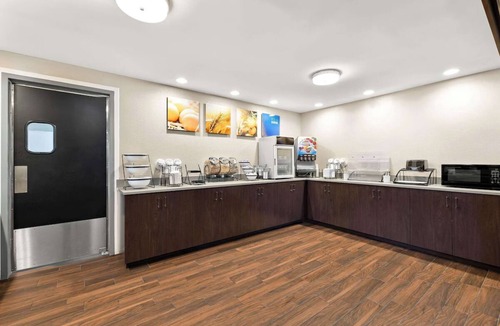 Layton Hotel | Explore Northern Utah | Heated Pool Reset Minutes from Lagoon Amusement Park