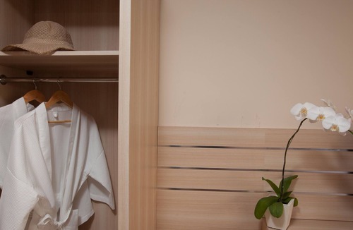 Semarapura Resort | Explore Nusa Lembongan by staying with us in bed side resort.
