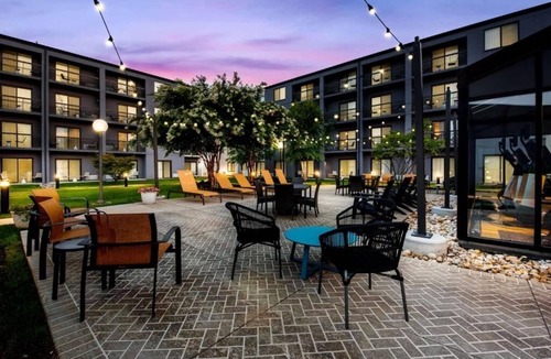 Eastwick Hotel | Explore Philly's Attractions! Pet-friendly Property, Free Airport Shuttle!