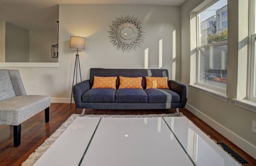 Greenwood House | Explore PNW | 3 Mi Green Lake & Golden Gardens Beach | 15 Min 2 Dwtwn | 30 Min Whidbey Is Ferry