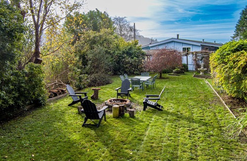 Orick House | Explore Redwood National Park with Hot Tub, Wood Stove, and Fire Pit!