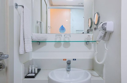 Copacabana Hotel | Explore Rio from a Sleek Room Steps Away from Copacabana Beach and Ipanema Beach