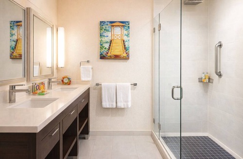Blue Waters Hotel | Explore Rockley Beach! Free Breakfast, Wi-Fi and Beach Sunbeds, Swimming Pool!