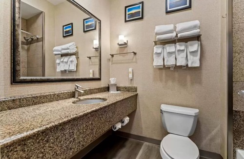Roswell Hotel | Explore Roswell! Three Modern Units for Your Stay in Roswell w/Indoor Pool!