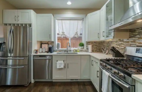 Paine Field-Lake Stickney House | Explore Seattle ~ your getaway awaits you!