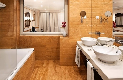 Quinta da Marinha House | Explore the Charming Town of Cascais and the Wild Dunes of Guincho Beach!