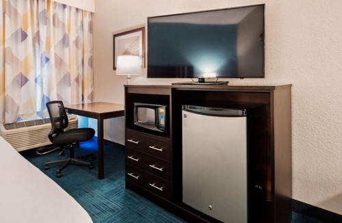 Blaine House | Explore the Outdoors, 4 Modern Units, Short Drive to Oglebay, Wheeling Park