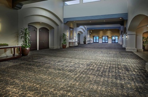South Scottsdale Resort | Explore the Wild West! Mountain Views, 5 Pools, Free Parking, Near Camelback Mtn
