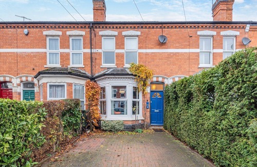 Spetchley Cottage | Explore this charming home away from home in a prime location, perfect for families and friends.