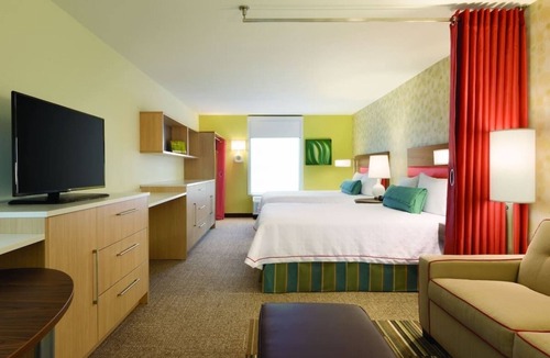 University Hotel | Explore Waco with Ease – Stay with Kitchen & Parking, Walk to Magnolia Market &