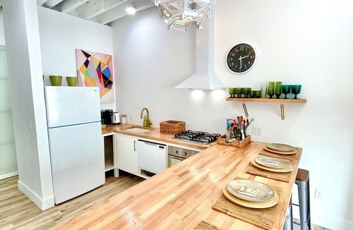 Harbert Apartment | Explore WithInn-Relaxation Centrally Located to Beaches and Walkable Restaurants