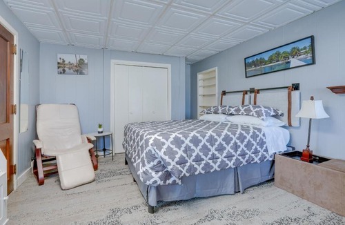 Kalamazoo Apartment | Explore WMU, Dtwn & Breweries! Couple’s Retreat