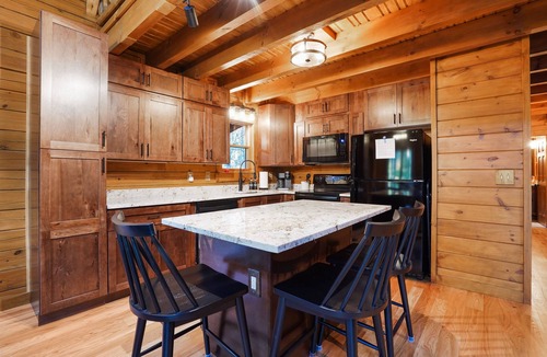 Logan Cabin | Explorer Lodge | Hocking Hills, Theatre Room
