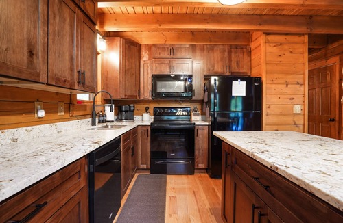 Logan Cabin | Explorer Lodge | Hocking Hills, Theatre Room