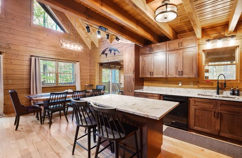 Logan Cabin | Explorer Lodge | Hocking Hills, Theatre Room