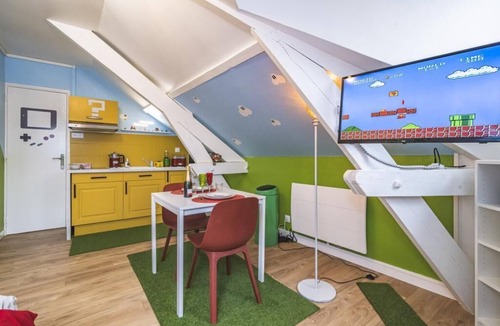 Mont d'Arene Apartment | ExploreReims - magical gaming studio near train station and city center