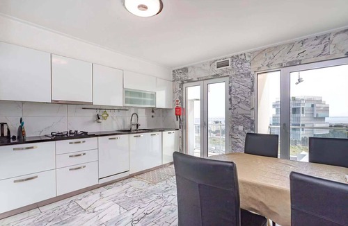 Olivais Apartment | Expo river View