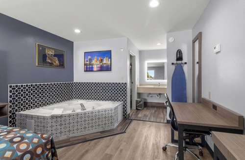 Bridge City Hotel | Express Inn and Suites
