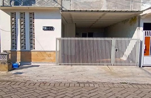 Patrang Hotel | EXPRESS O 91293 House